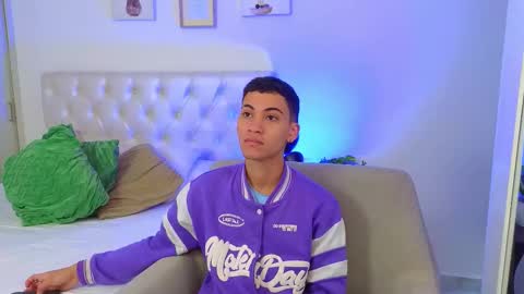 yulian_vasquez online show from February 2, 12:13 pm