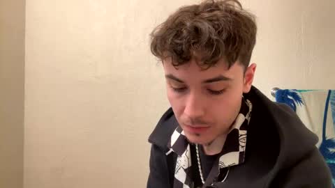 yungstudbev online show from December 27, 3:09 am