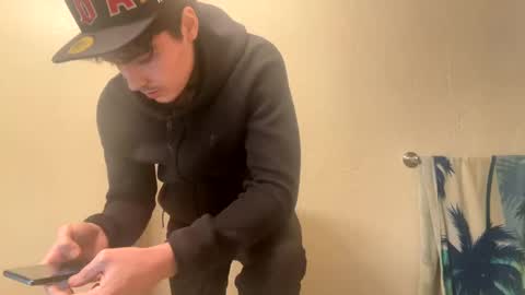 yungstudbev online show from February 9, 3:22 am