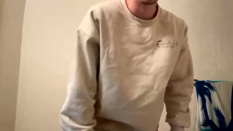 yungstudbev online show from December 28, 1:29 am