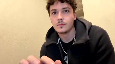 yungstudbev online show from October 12, 6:40 am