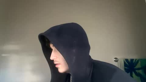 yungstudbev online show from January 24, 1:57 pm