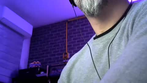 z3phyr0 online show from December 12, 6:31 pm