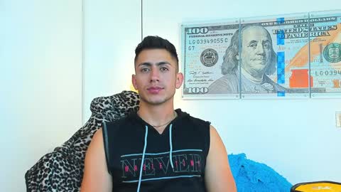 zachpri20 online show from January 17, 9:06 am