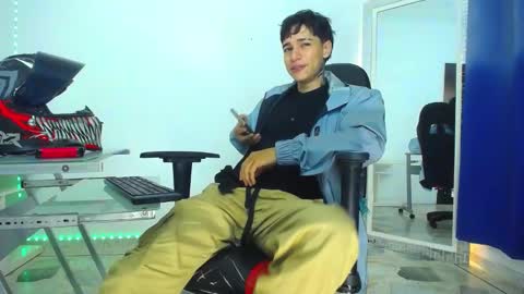 zack online show from December 30, 11:17 pm