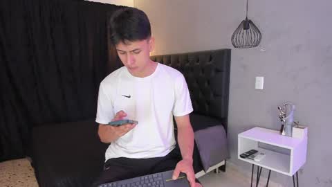 Samuel online show from July 2, 7:20 pm