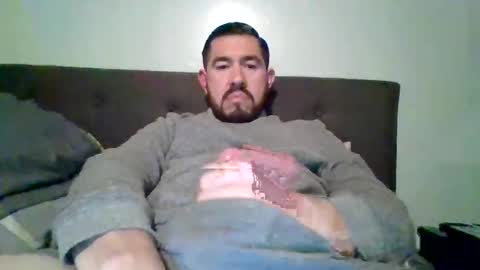 zesergio81 online show from December 18, 6:21 am