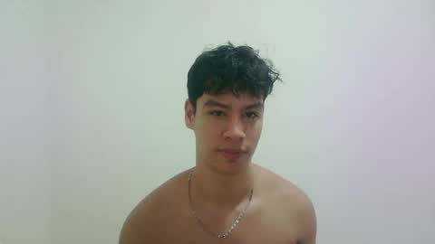 Snapshot of zeus_183 chatting on September 16, 1:28 am zeus_183 online show from September 16, 1:28 am