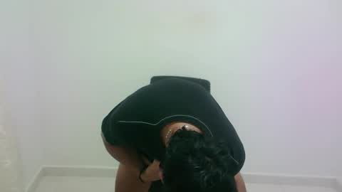 Snapshot of zeus_183 chatting on September 23, 11:37 pm zeus_183 online show from September 23, 11:37 pm