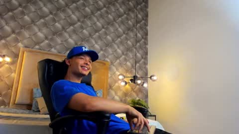 Snapshot of zeusjeff chatting on January 3, 4:22 am zeus online show from January 3, 4:22 am