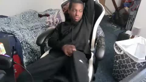 zoneingout online show from December 14, 5:25 am