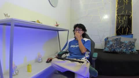     online show from November 19, 7:25 pm