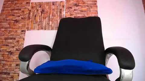 zousxxx online show from May 2, 7:27 pm