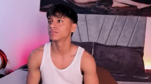 zyzz_1812 online show from November 5, 6:10 pm