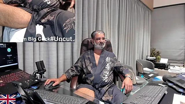OnlineBossUK online show from May 1, 9:06 pm