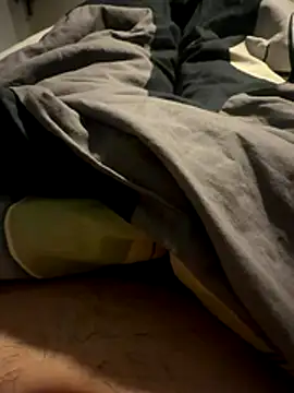 spritzerboy23 online show from December 21, 10:29 pm