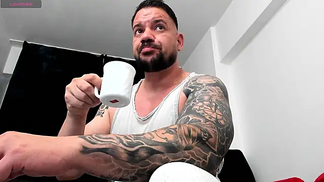 musclemonster31 online show from October 3, 12:59 am