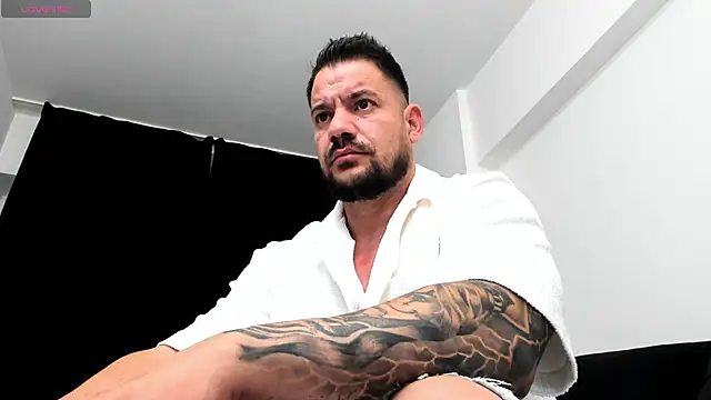 musclemonster31 online show from October 6, 9:52 pm