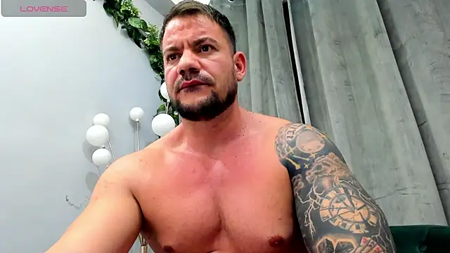 musclemonster31 online show from February 17, 10:14 pm