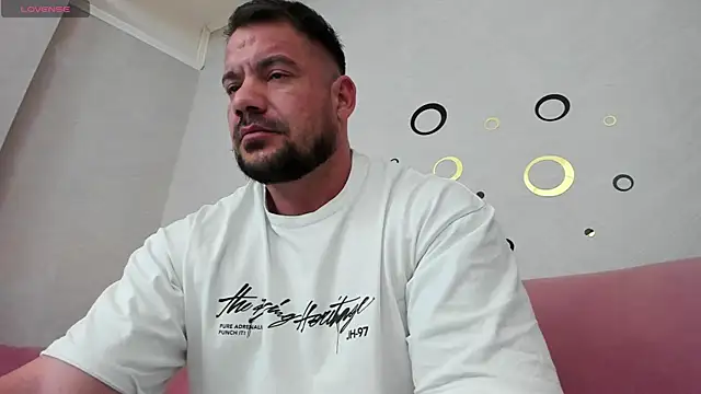 musclemonster31 online show from February 3, 10:00 pm