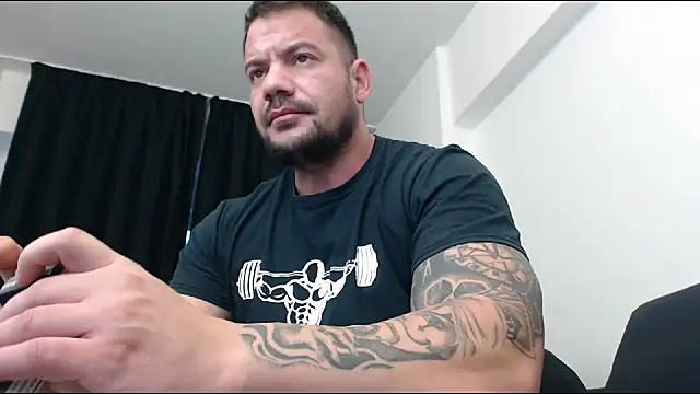 musclemonster31 online show from December 22, 6:06 am