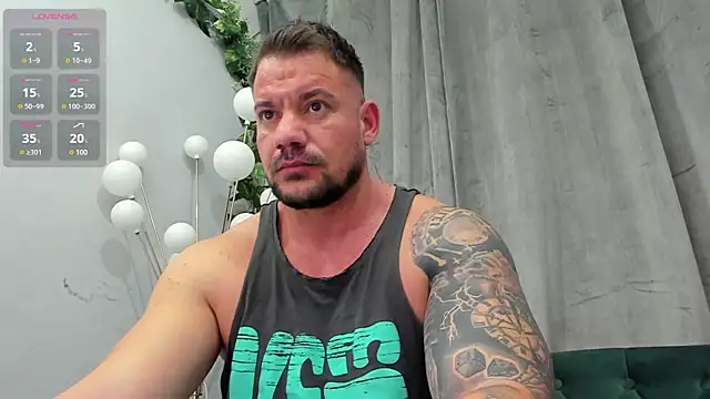 musclemonster31 online show from February 22, 6:06 am