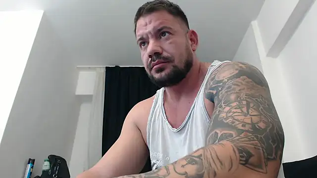 musclemonster31 online show from December 3, 1:17 am