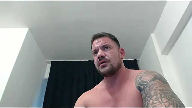 musclemonster31 online show from December 6, 2:17 pm