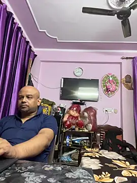 Dick 6inches online show from November 18, 2:43 pm