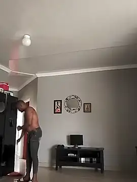 TheTwist online show from February 17, 7:25 am