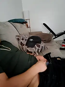 Snapshot of hungpenis210 chatting on October 17, 4:11 pm hungpenis210 online show from October 17, 4:11 pm