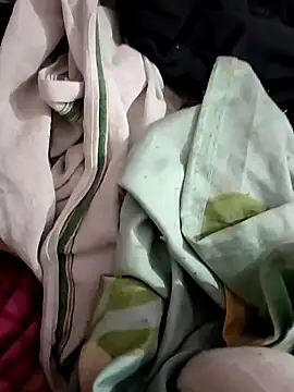 Snapshot of Sanny212 chatting on December 12, 2:37 am Sanny212 online show from December 12, 2:37 am