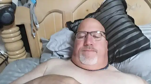 Snapshot of Bigbear0563 chatting on October 7, 4:33 pm Bigbear0563 online show from October 7, 4:33 pm