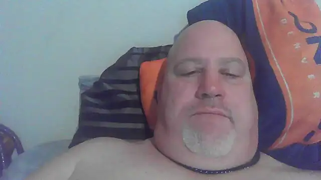 Snapshot of Bigbear0563 chatting on February 24, 1:02 am Bigbear0563 online show from February 24, 1:02 am