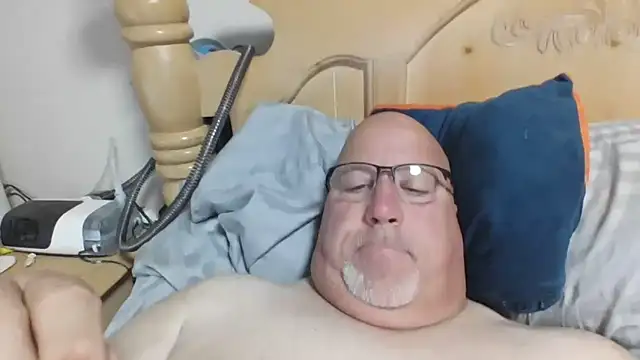 Bigbear0563 online show from April 5, 4:36 pm