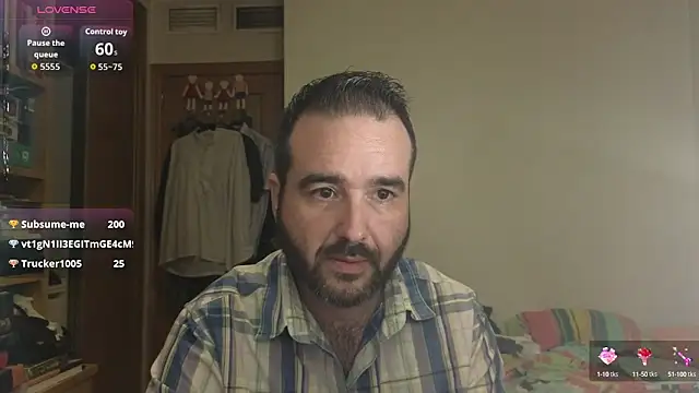 curiosillo83 online show from October 12, 4:23 pm