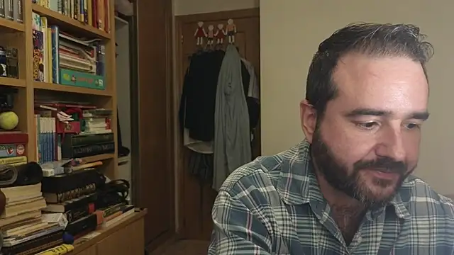 curiosillo83 online show from October 31, 9:51 pm