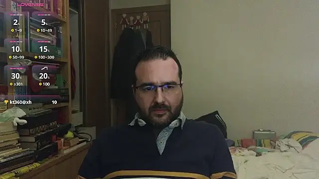 curiosillo83 online show from December 3, 4:39 pm