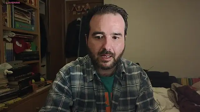 curiosillo83 online show from December 31, 11:49 pm