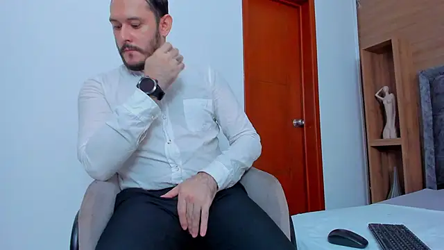 jeanpiere  online show from March 6, 3:25 am