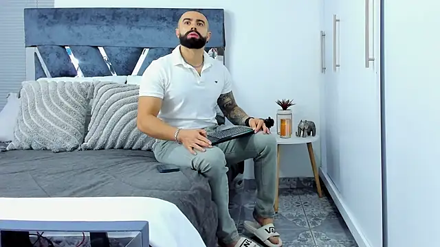 Zack Froone online show from December 1, 12:30 pm