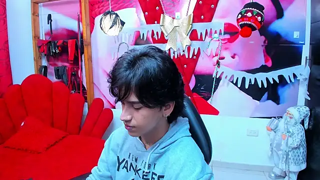 alex 477 online show from February 5, 11:39 am