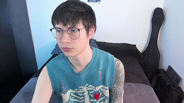 Aventure Twinks online show from February 14, 2:17 am