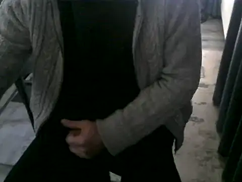 Snapshot of hornyman18cm39 chatting on February 3, 12:03 pm hornyman18cm39 online show from February 3, 12:03 pm