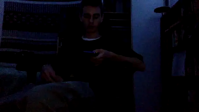 Snapshot of spicylaboi chatting on October 31, 12:45 am spicylaboi online show from October 31, 12:45 am