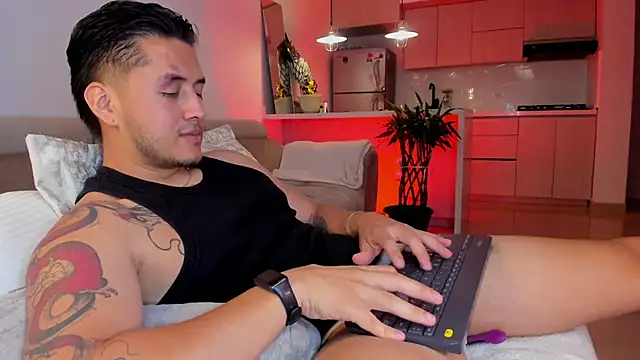 Chriskyle  online show from November 20, 2:33 am