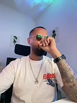 Baddfuckerr online show from July 25, 11:12 pm