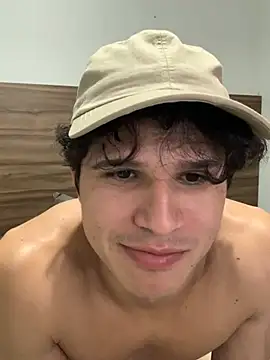 pedrovkr3 online show from December 14, 3:07 am