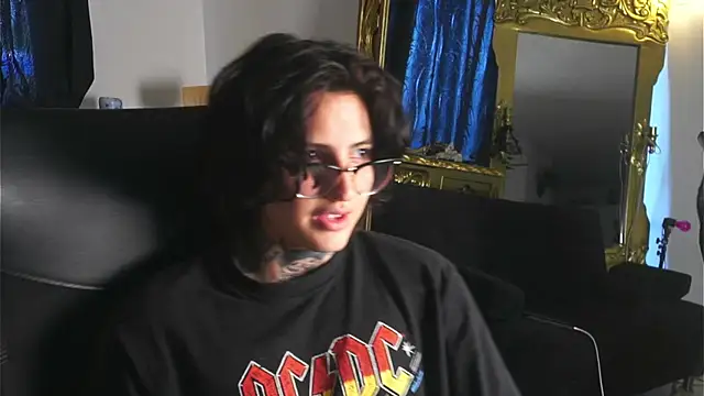 dantecoppolaa  online show from January 6, 7:24 pm