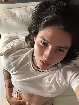 dantecoppolaa  online show from January 26, 4:41 pm